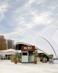 Entrada a Rioluz, eventos en Valladolid, ubicado en la Cúpula del Milenio. Eventos, congresos, gastronomía sin gluten. 